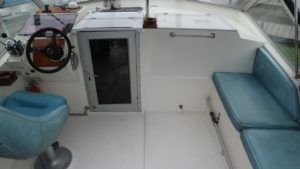 Upper helm and cockpit space