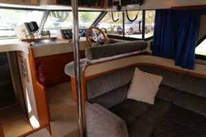 Interior helm to starboard