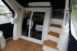 Saloon and flybridge access